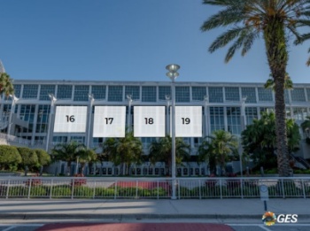 Picture of Banner E2-03 16-19